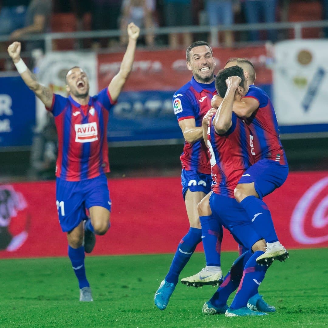 El Eibar remonta una diferencia de dos a cero y se queda con sus primero tres puntos del torneo.