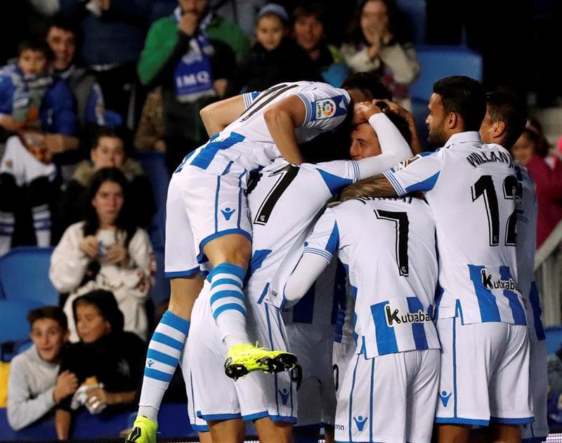 Real Sociedad controló el juego en su casa y se impuso 2-0 contra Celta de Vigo para dejar la serie 3-1 y clasificar a los octavos de final de la Copa del Rey.
