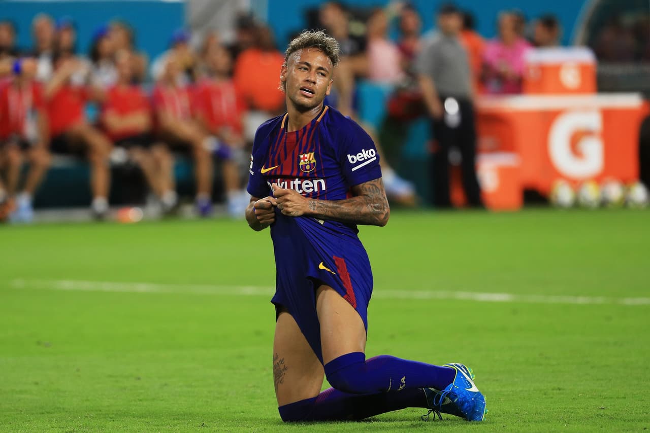 Neymar es un futbolista cuyo talento es innegable, pero también se ha convertido en todo un referente para propios y extraños por su comportamiento dentro y fuera de la cancha: su personalidad es única.