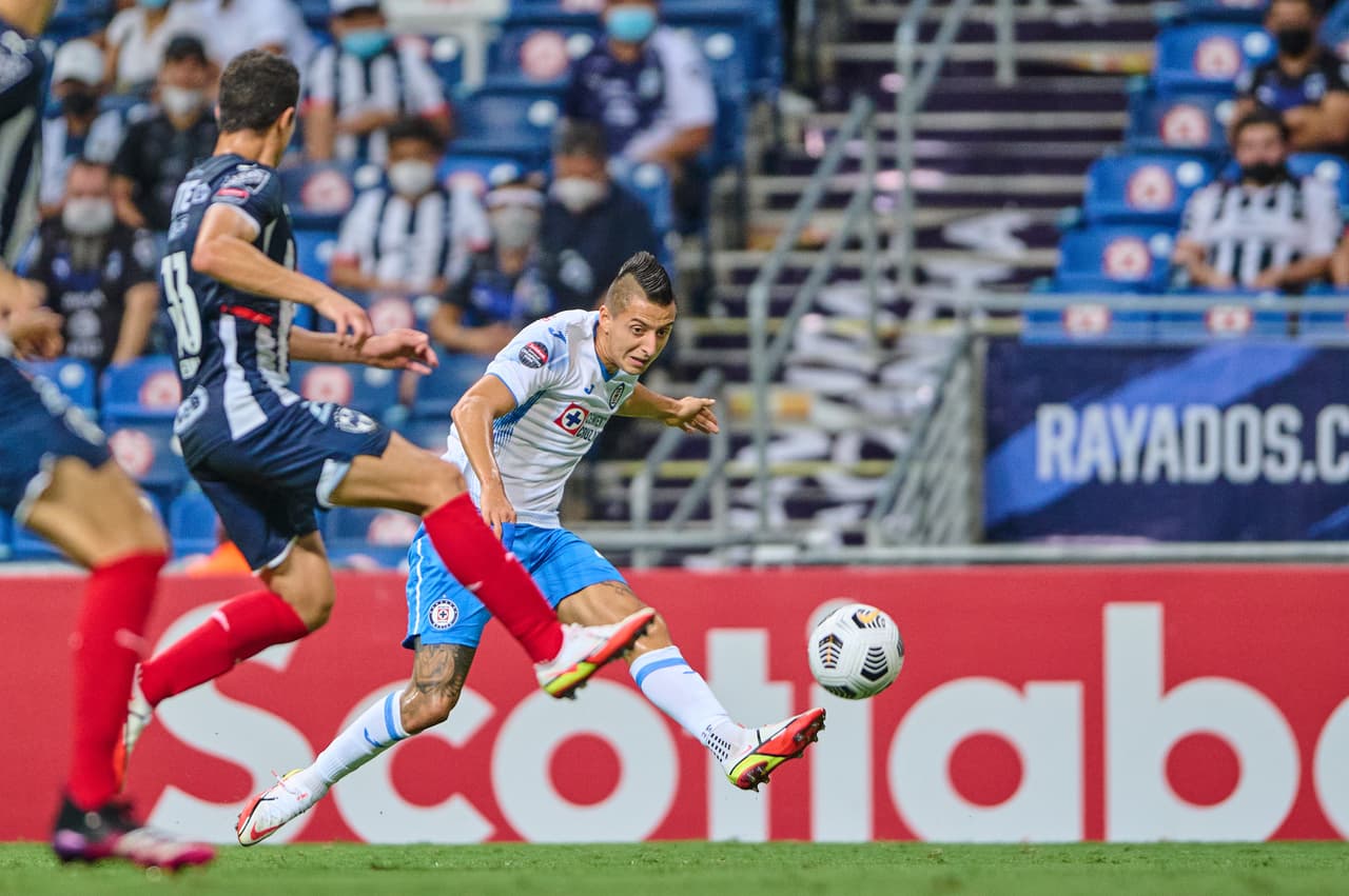 Un solitario gol de Maxi Meza le da la victoria 1-0 a Monterrey y toman una cómoda ventaja en las semifinales de la Concacaf Liga de Campeones frente a Cruz Azul.