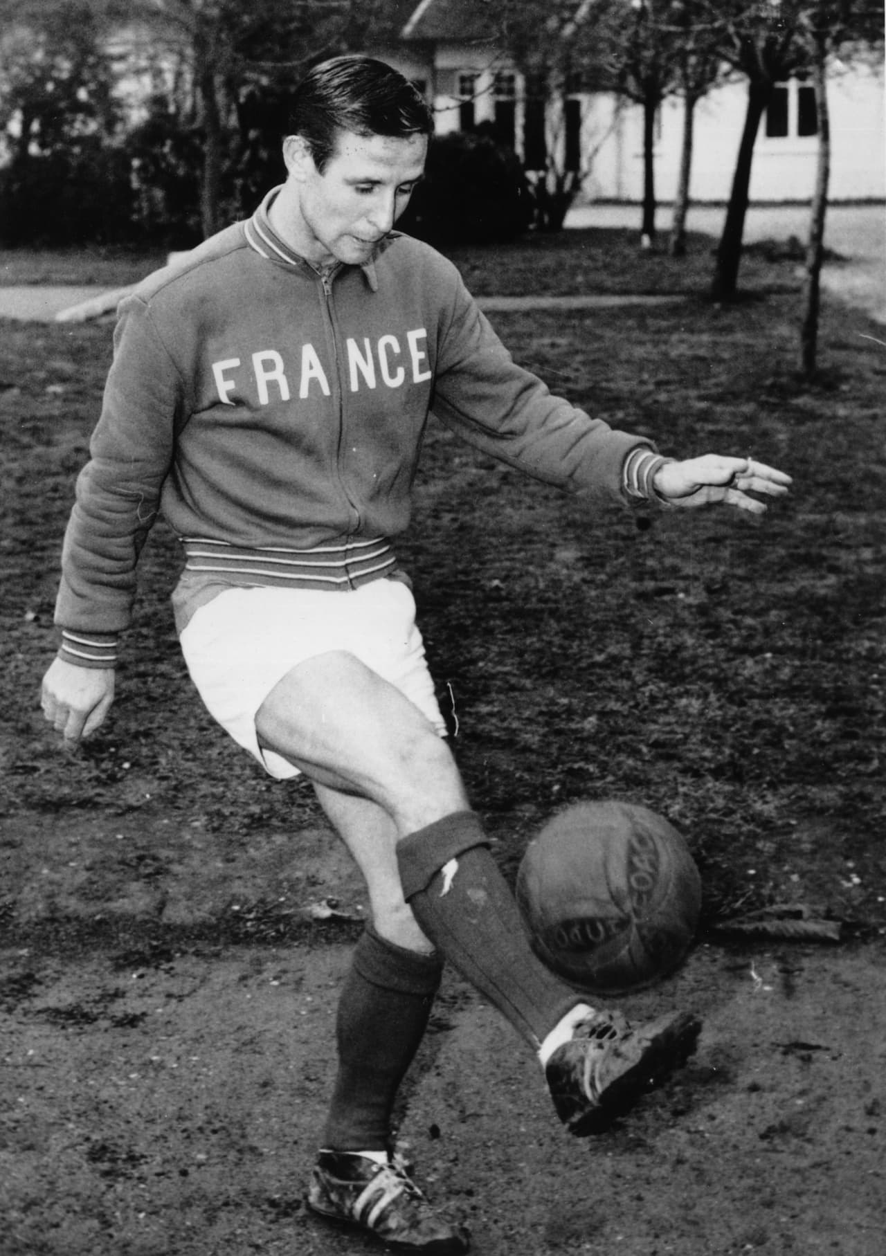 <b>Raymond Kopa (1956/1959) - </b>El legendario delantero francés llegó al club merengue desde el Reims y fue protagonista dos Ligas de España y tres Copas de Europa.
