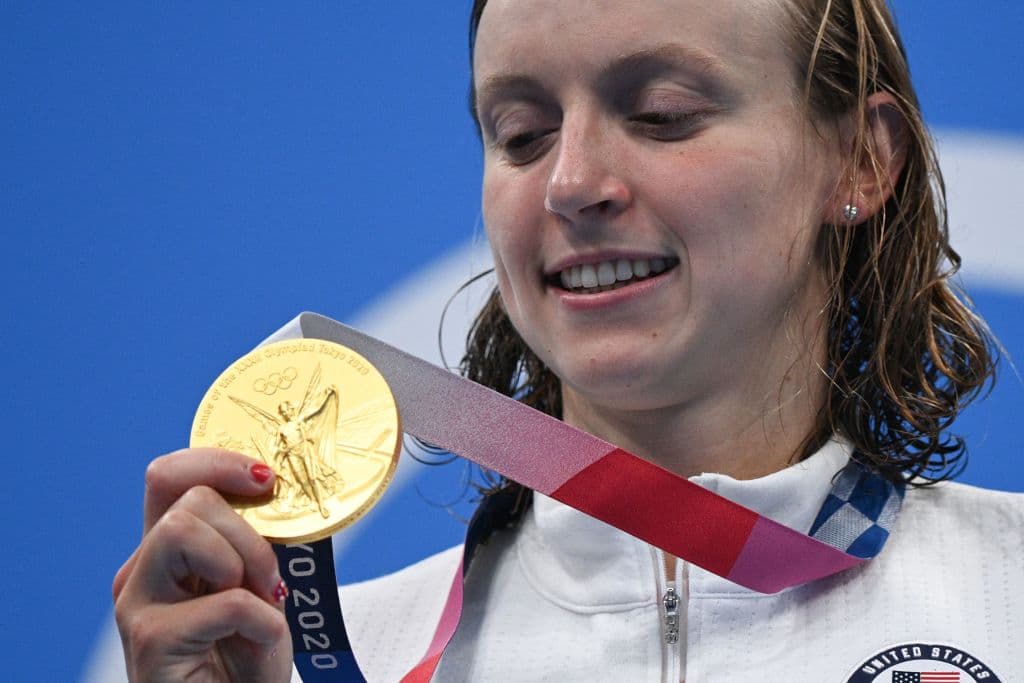 ¡Histórica! Ledecky es la primera en ganar tres oros al hilo en 800m libres
