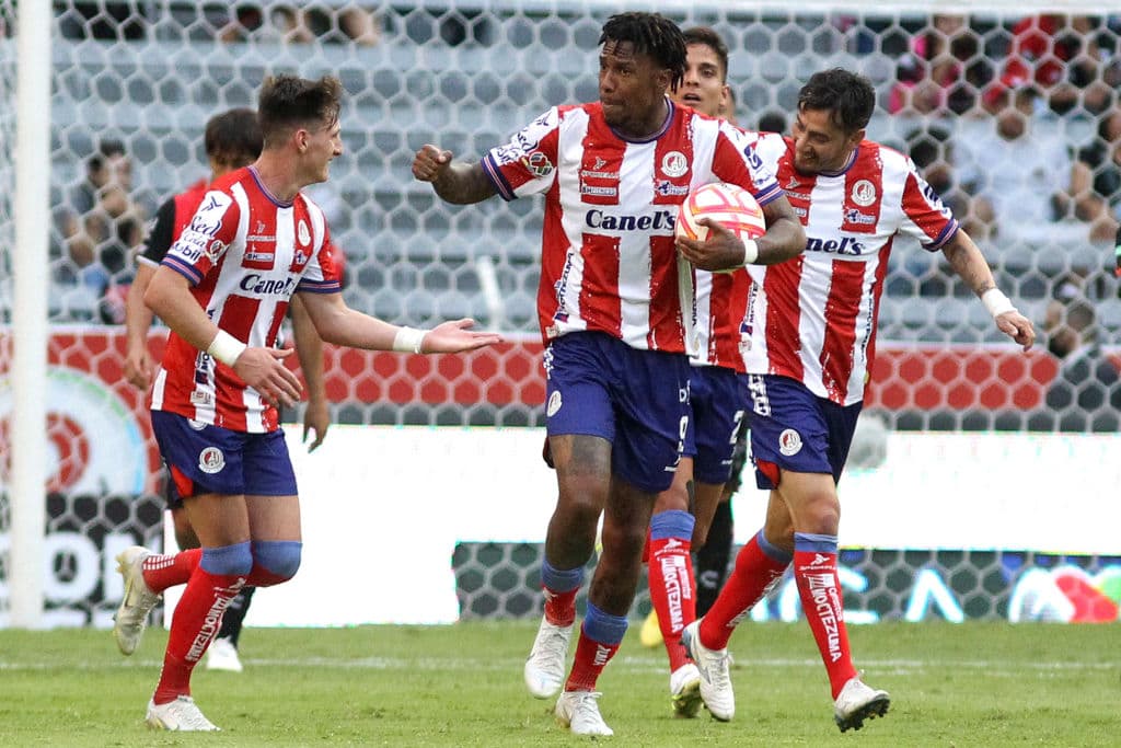 Atlético San Luis, con un doblete Abel Hernández y un tanto de Zahid Muñoz, remontó ante Atlas, actual campeón, que quedó casi eliminado del Apertura 2022.