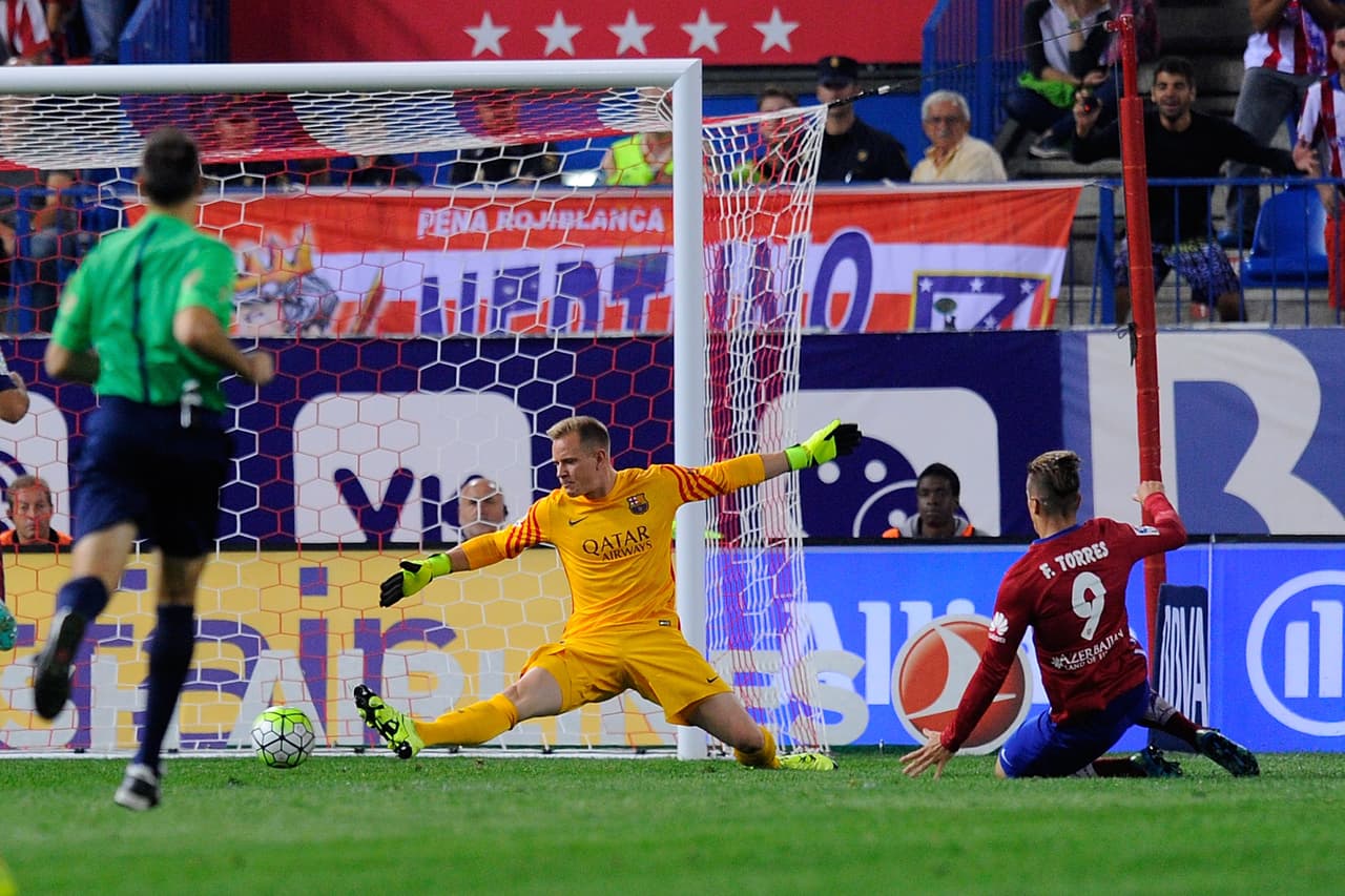 Después de dos semanas de la lesión de Bravo, el germano solo ha aumentado la estadística de goles en contra, que en un total de seis juegos oficiales está a sólo tanto de los 16 que recibió en 21 encuentros el año pasado en ambas competencias.