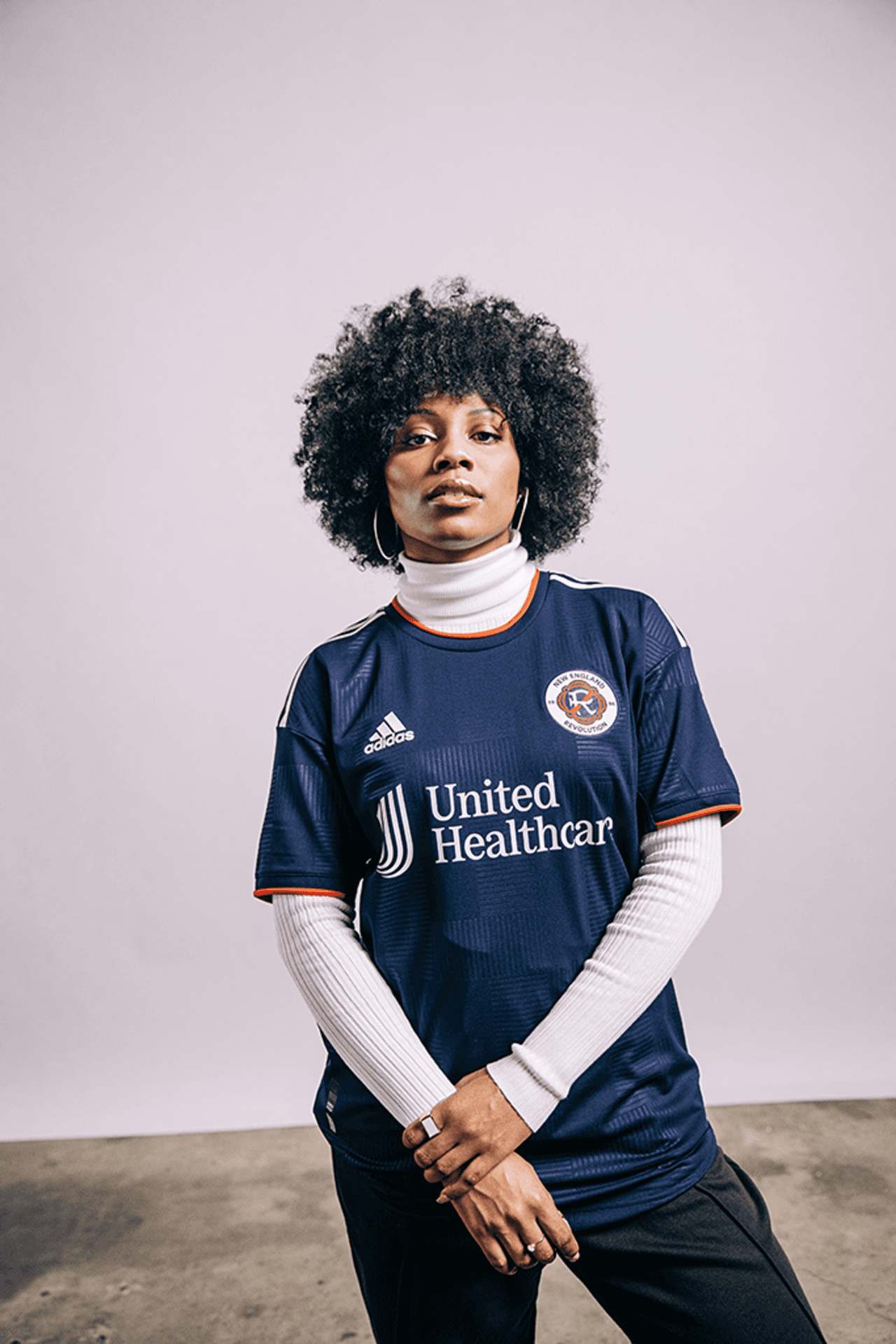 La playera ha sido bautizada como 'the Liberty Kit' ('la Camiseta de la Libertad'), y se inspira en el 'Freedom Trail', una ruta de 4 Km. de largo y que recorre a 16 sitios de interés histórico en la ciudad de Boston.