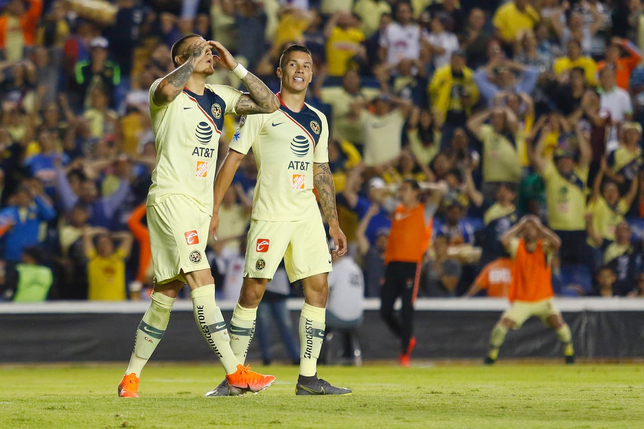 Inmediatamente después del gol el chileno Nicolás castillo se perdió una gran oportunidad en el área rival, y así se lamentó.
