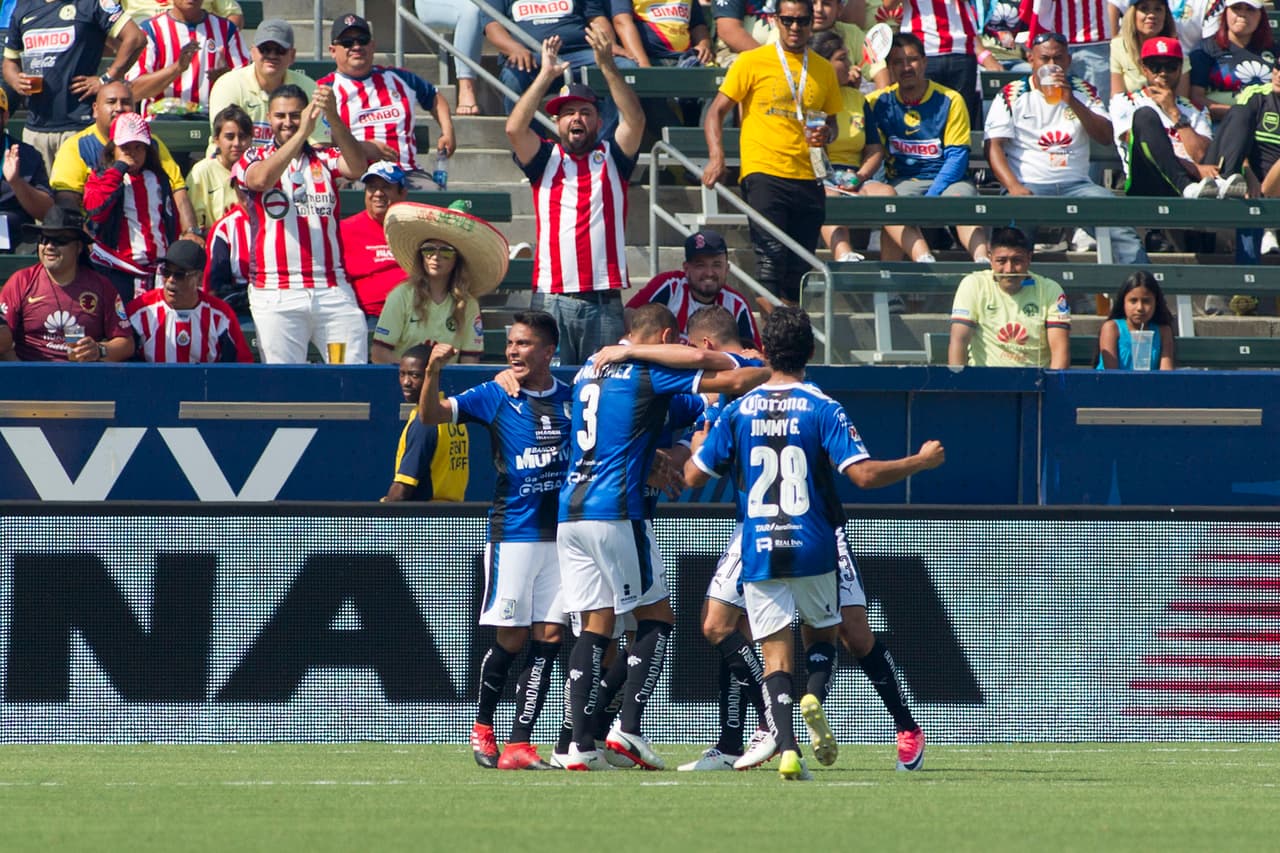 Cabezazo en el área tras un buen tiro de esquina de Erbin Trejo.