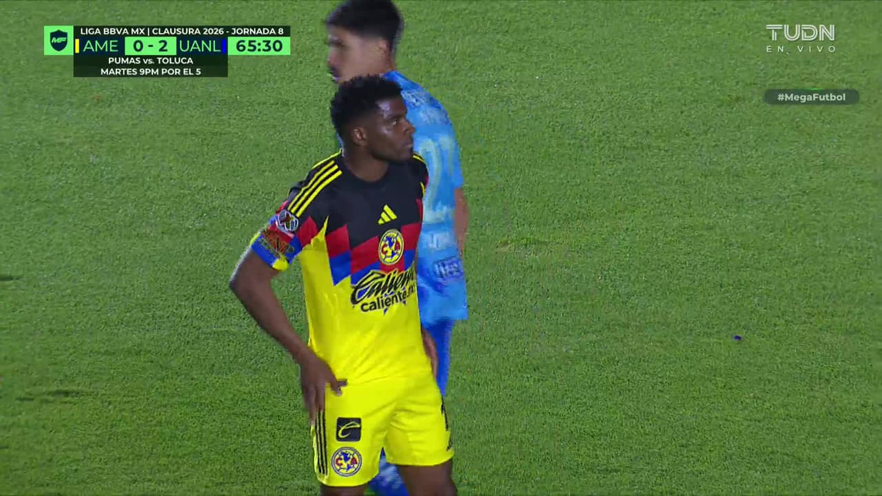 ¡TIRO ATAJADO! disparo por Raúl Zúñiga.