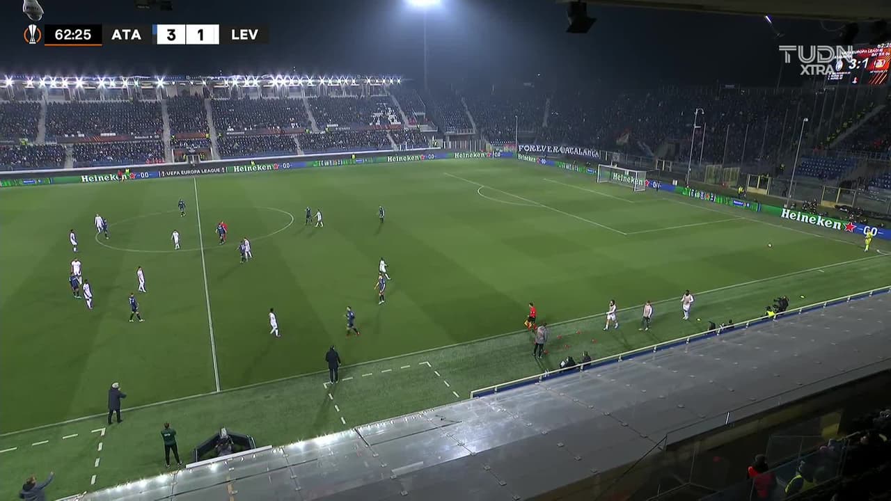 ¡GOL!  anota para Bayer 04 Leverkusen. Moussa Diaby