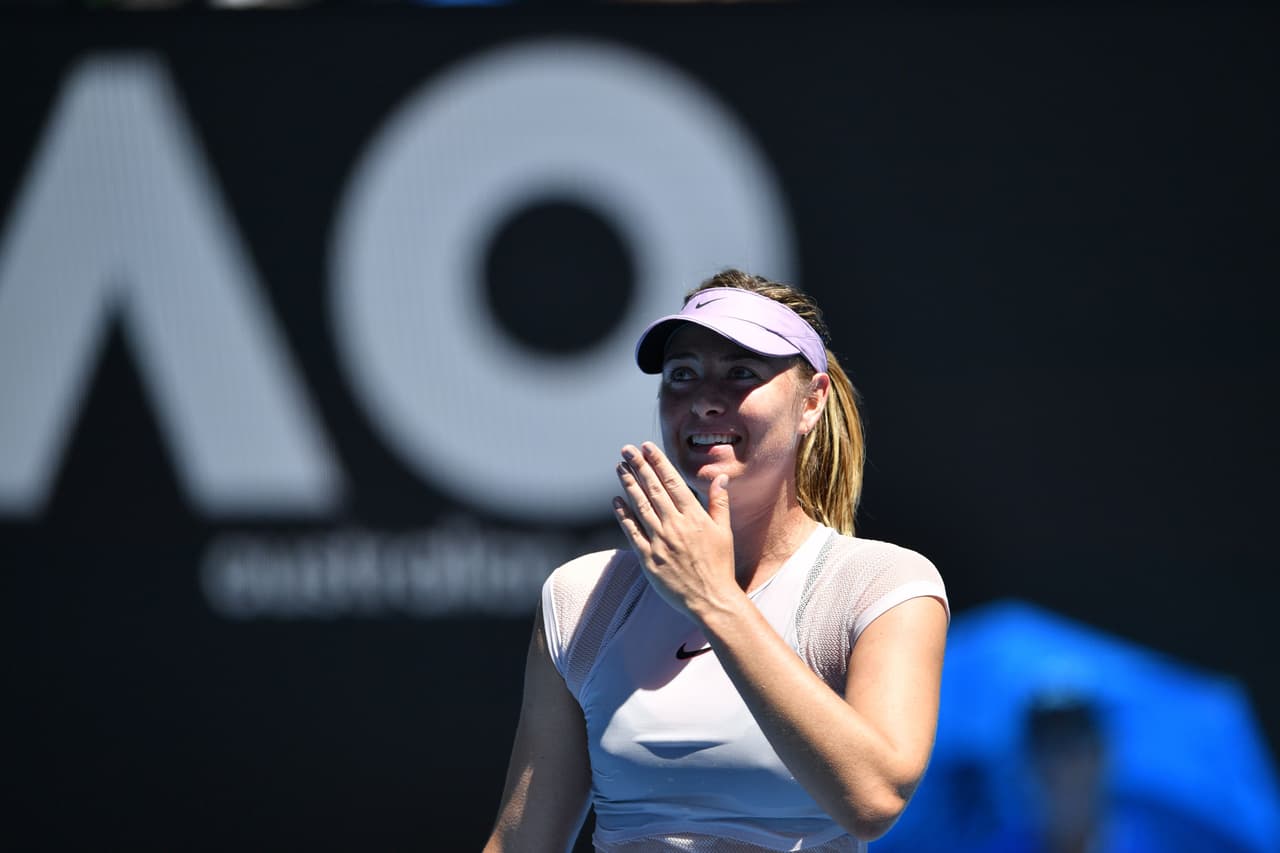 La rusa María Sharapova, aún vigente en el torneo, tiene fama gracias a una mezcla de talento y belleza: con cuerpo estilizado y rostro angelical, su sonrisa nunca pasa de moda.