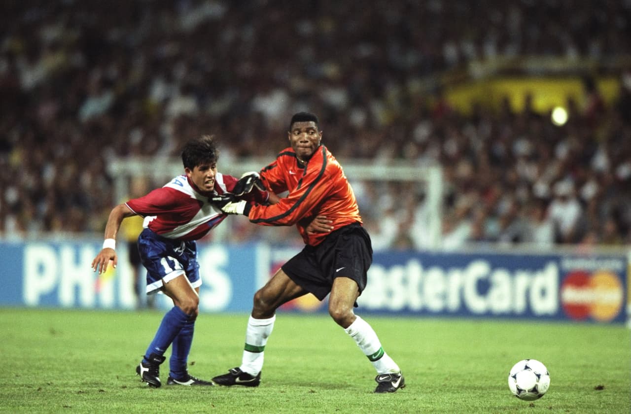 Su carrera duró más de dos décadas y disputó los únicos mundiales donde
<b> Nigeria logró pasar a segunda fase:</b> Estados Unidos 1994 y Francia 1998.