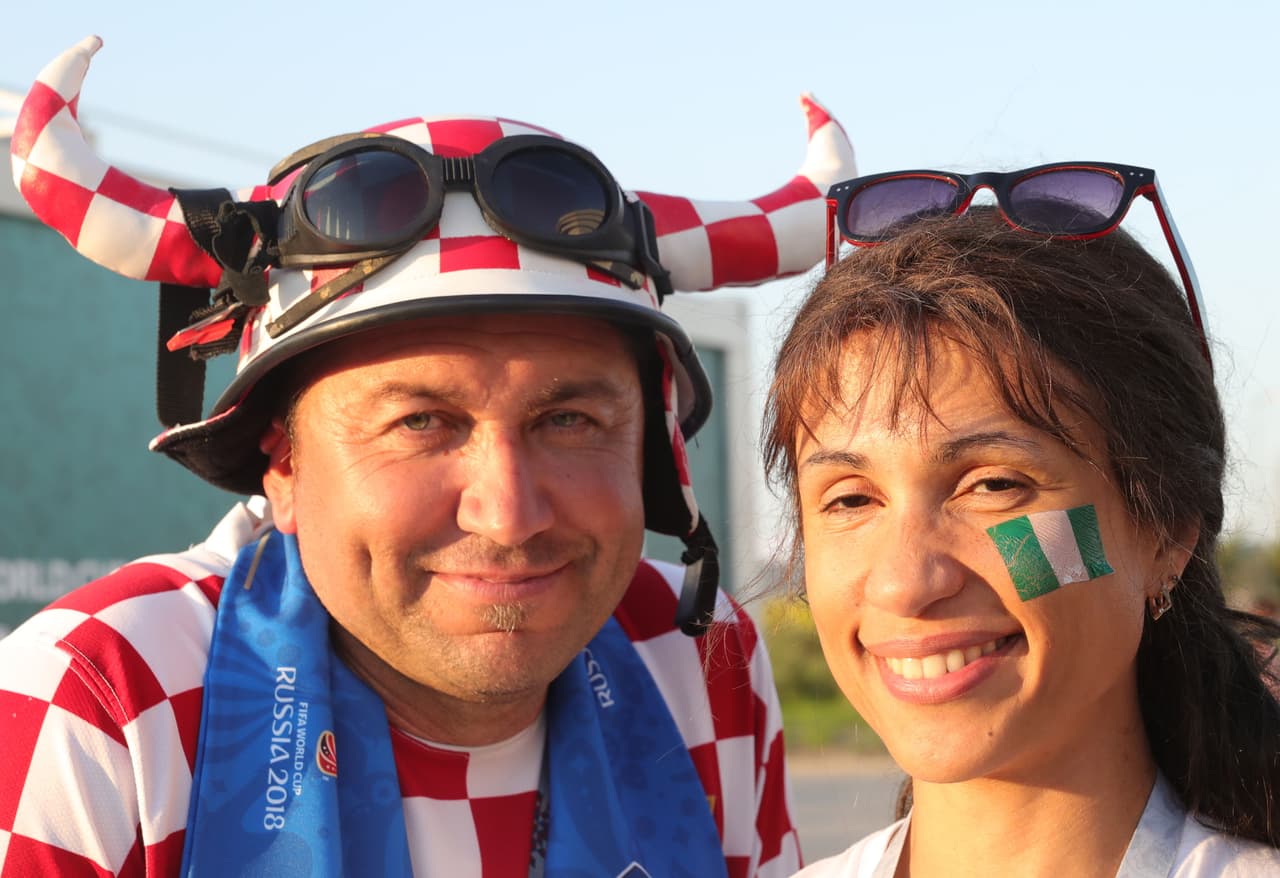 Kaliningrad (Russian Federation), 16/06/2018.- Supporters cheer prior to the FIFA World Cup 2018 group D preliminary round soccer match between Croatia and Nigeria in Kaliningrad, Russia, 16 June 2018. (RESTRICTIONS APPLY: Editorial Use Only, not used in association with any commercial entity - Images must not be used in any form of alert service or push service of any kind including via mobile alert services, downloads to mobile devices or MMS messaging - Images must appear as still images and must not emulate match action video footage - No alteration is made to, and no text or image is superimposed over, any published image which: (a) intentionally obscures or removes a sponsor identification image; or (b) adds or overlays the commercial identification of any third party which is not officially associated with the FIFA World Cup) (Croacia, Mundial de Fútbol, Kaliningrado, Rusia) EFE/EPA/ARMANDO BABANI EDITORIAL USE ONLY