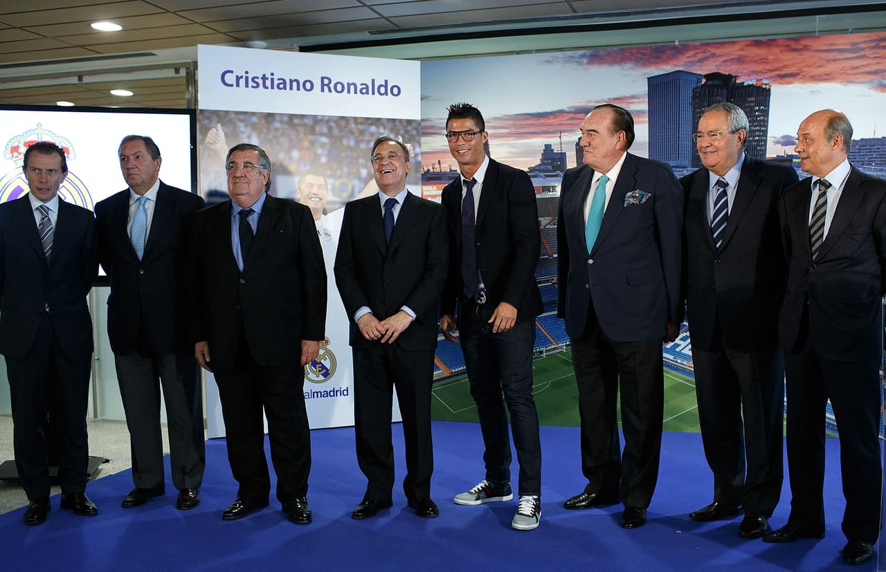 En el verano de 2009 volvió Florentino pero no fue capaz de superar los 8vos. pese a firmar a Pellegrini y estrellas como Ronaldo, Kaká o Benzema.