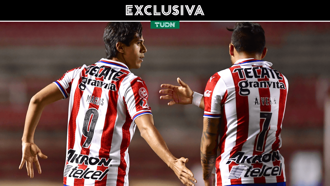 Alexis Vega defiende a José Juan Macías