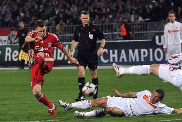 El Liverpool enfrentó como visitante al Debrecen de Hungría.