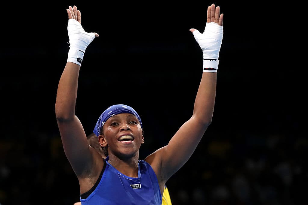 Ingrit Valencia se convirtió en la primera colombiana en ganar una medalla olímpica en el boxeo femenino tras vencer a la tailandesa Peamwilai Laopeam, en la división de los 51 kilos.