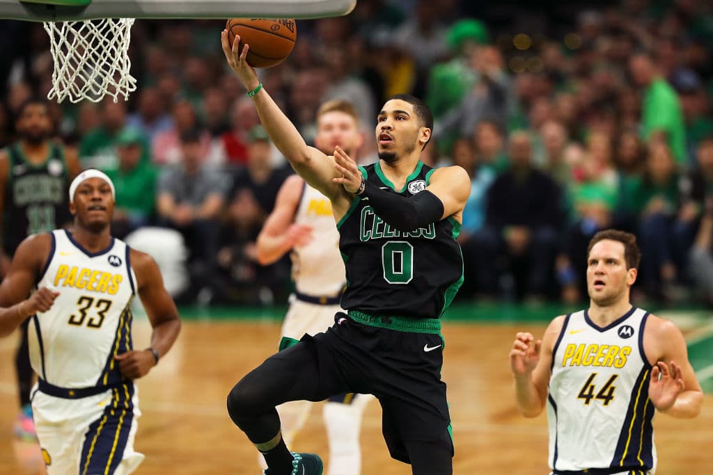 Tras el primer cuarto el juego acabó 20-20 pero con malas sensaciones para Boston, mienytras que Indiana lucía cómodo y embocaba sus tiros tras buena circulación del balón.
