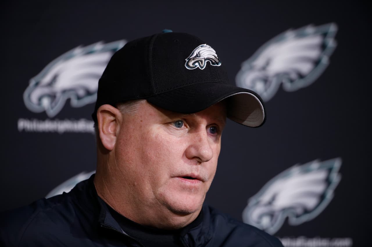Al inicio de la temporada los Philadelphia Eagles de Chip Kelly decidieron perjudicar en lo posible fuera del terreno de juego a los Dallas Cowboys. Pagaron una “millonada” por un corredor que ni siquiera usaron: DeMarco Murray, para quitárselo a Dallas y luego por accidente lesionan a Tony Romo en la Semana 3. El resultado para los Eagles fue un desastre propio.