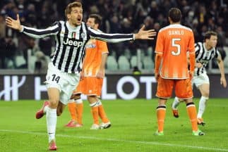 Cuando el partido ya estaba cerca de escuchar el silbatazo final, el español Llorente salvó los tres puntos.