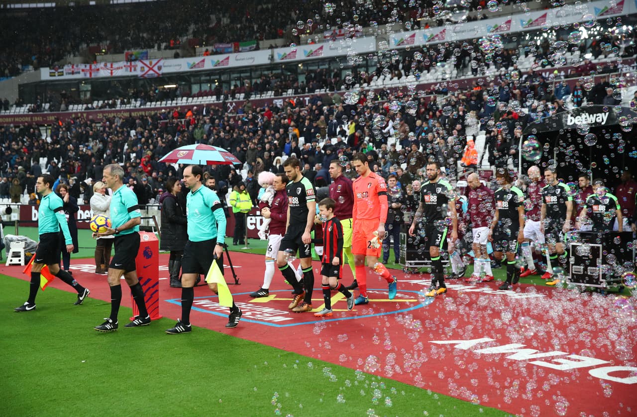 Mucha lluvia en la capital inglesa para este partido entre dos equipos que viven en la zona media de la clasificación de la Premier.