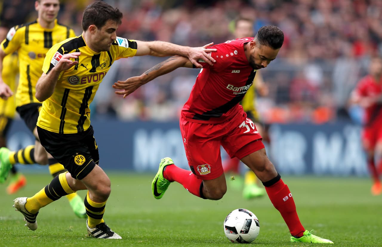 Leverkusen tuvo nuevo bríos y a la cancha entró el mexicano Javier Hernández en lugar de Admir Mehmedi al minuto 66.
