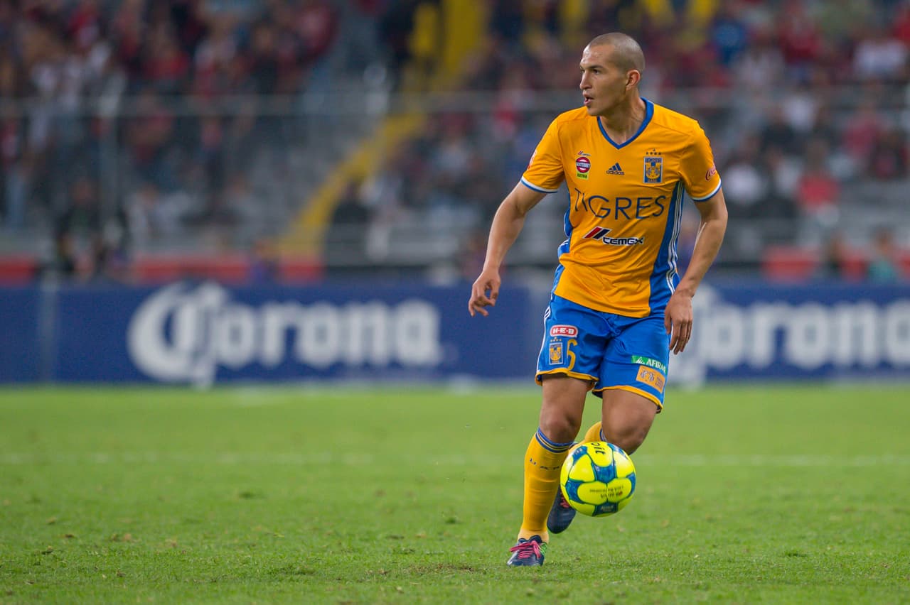 ¿Campeonitis aguda? Torres-Nilo sufrió mucho contra 
<a href="http://www.univision.com/deportes/futbol/liga-mx/el-inesperado-regreso-del-atlas-la-nueva-generacion" target="_blank">el atlista Bryan Garnica</a>, quien lo hizo ver muy mal en el primer gol rojinegro.