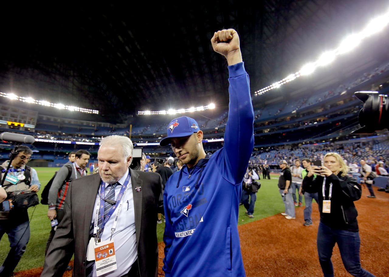 Blue Jays fuerza el sexto juego ante Reales con joya de pitcheo del mexicano Estrada 