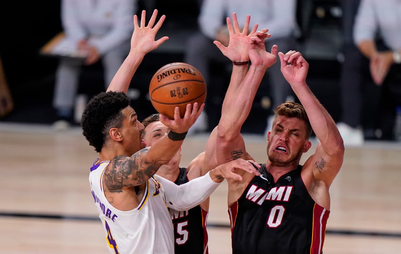 Miami Heat consigue la hazaña de vencer a los Lakers 104-115 sin dos jugadores titulares, Jimmy Butler sale inspirado, anota 40 puntos y consigue su primer triple doble en Finales de NBA.
