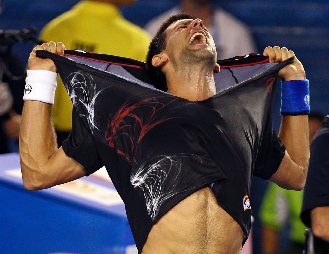 <b>Recomendado y avalado por un especialista</b>
<br>“El cuerpo deriva combustible adicional de células previamente disfuncionales. Si almorzamos a las 2 o 3 de la tarde, 12 horas después, se activa la autofagia. Limpia nuestro cuerpo y prepara combustible para el día siguiente”, afirmó el Dr. con el que se trata el tenista.