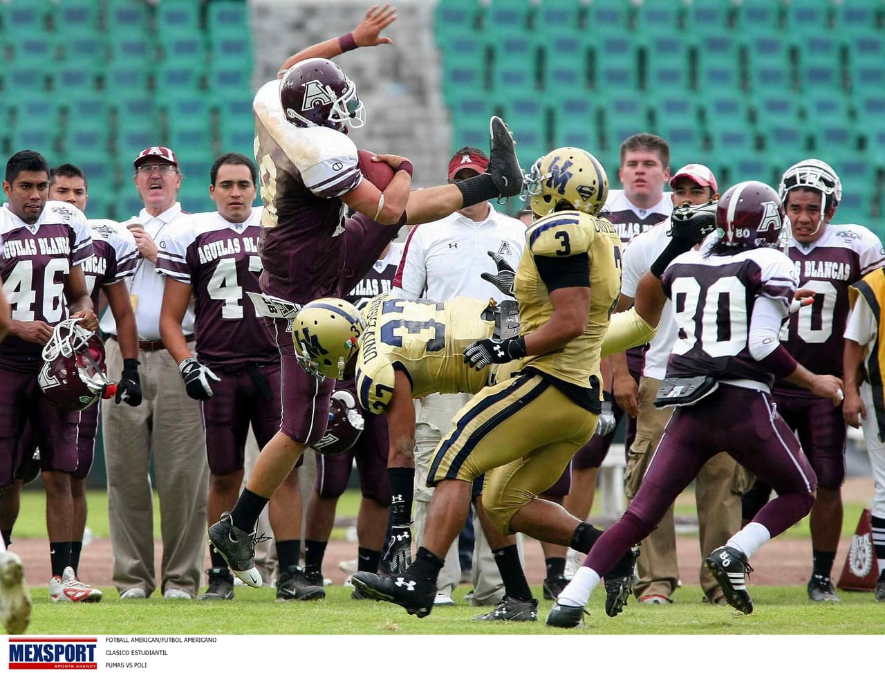 Aunque su primer partido fue en 1936 con victoria para los de IPN, desde 1998 los Pumas UNAM llevan la batuta con 10 victorias por sólo 6 de parte de los del Casco de Santo Tomás. Para jugarse ante sus aficionados, volverán a enfrentarse en el Estadio Azul, un territorio neutral que beneficiará al espectáculo y permitirá la asistencia de más público.