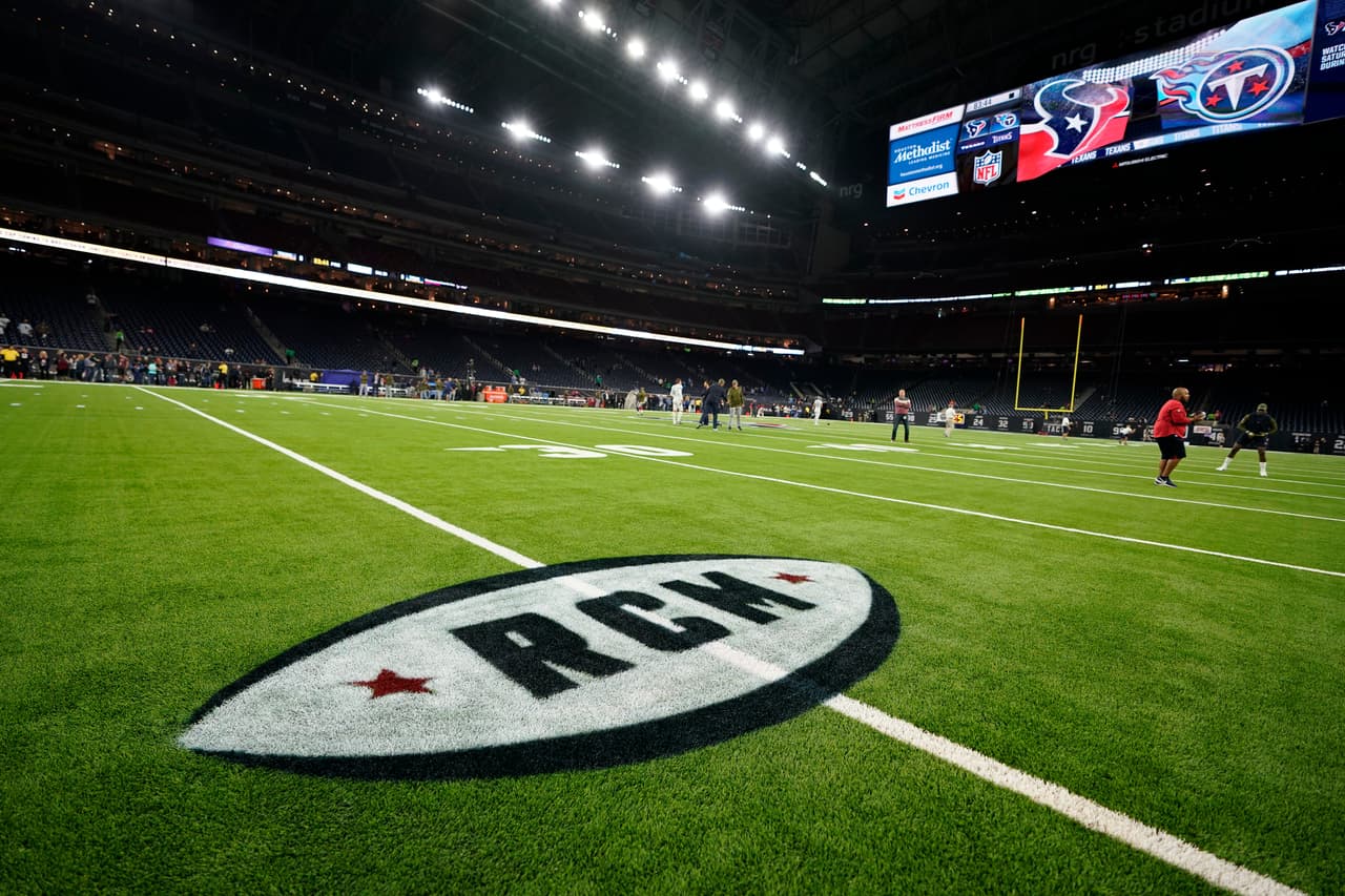 El NRG Stadium, donde México enfrentará a Costa Rica por Cuartos de Final de Copa Oro, es un escenario que es casa de los Houston Texans en la NFL, con capacidad para 73 mil espectadores e inaugurado en 2002. Una sede espectacular.