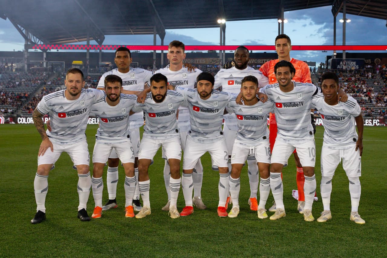 Con los mexicanos Carlos Vela y Pablo Sisinega se presentó el líder de la Conferencia Oeste de la MLS, LAFC.