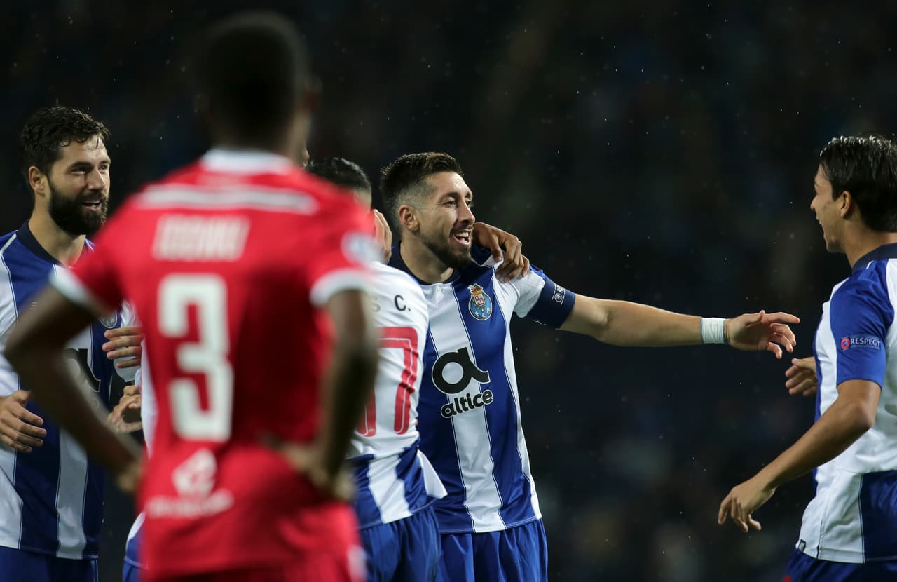 Además, Herrera no solo es un jugador respetado por sus compañeros al ser el capitán, en verdad es apreciado por sus cómplices en la cancha.