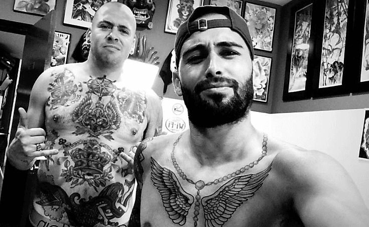 El mediocampista catalán del equipo blaugrana Aleix Vidal presume que en sus vacaciones aprovechó el tiempo para hacerse un tatuaje nuevo.