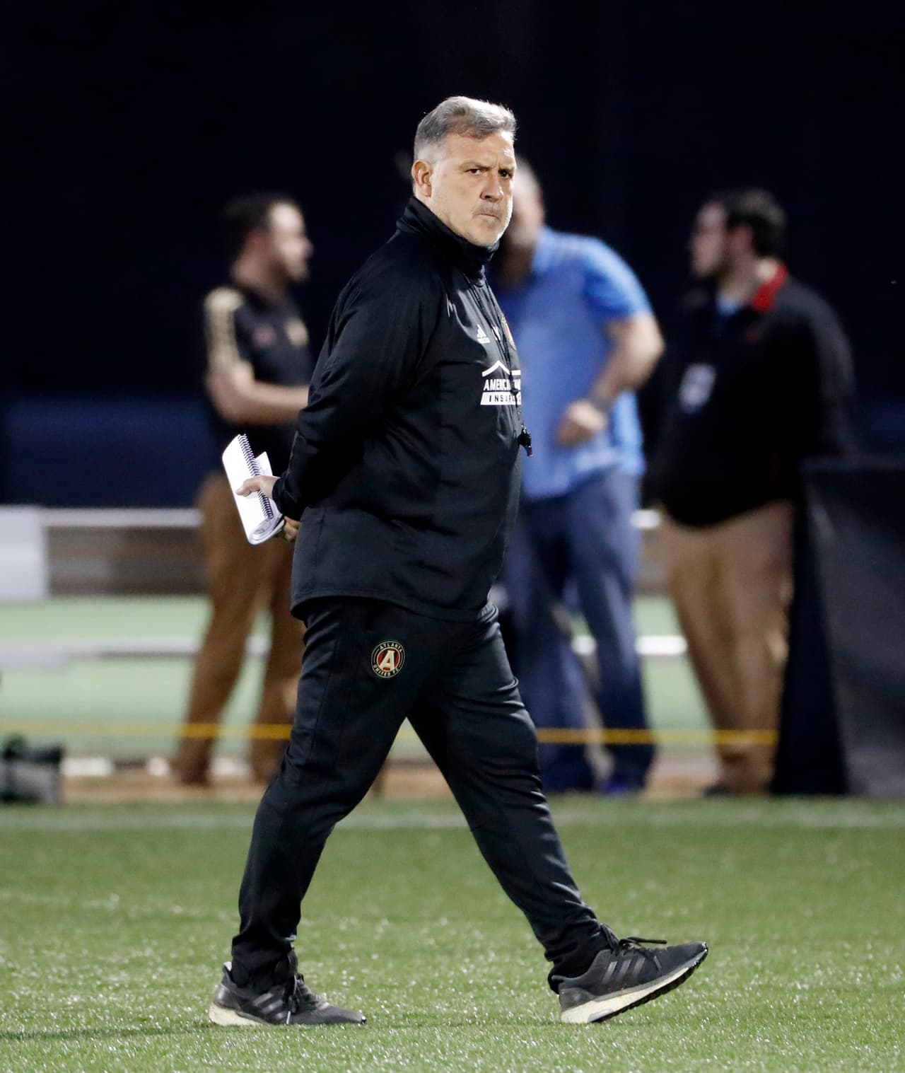 Sin darle muchas más explicaciones al tema, Martino afirmó que el jugador fue sancionado por los mencionados actos.