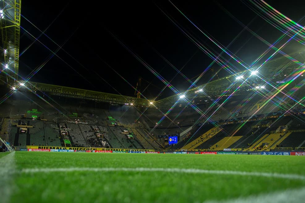 Después del 3-0 en favor del Tottenham en Londres, cientos de fanáticos ingleses llegaron hasta Alemania para acompañar a su equipo en la vuelta de los Octavos de Final ante el Borussia Dortmund. El ambiente fue protagonizado por una fiesta de alegría en las calles de Dortmund y los al rededores del Signal Iduna Park.