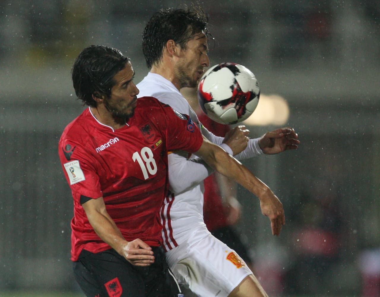 Albania llegó a este, el tercer partido del grupo G de la zona europea, siendo líder con 6 puntos e invicto, en un zona con otro rival como Italia, que también sueña con un cupo directo a Rusia.