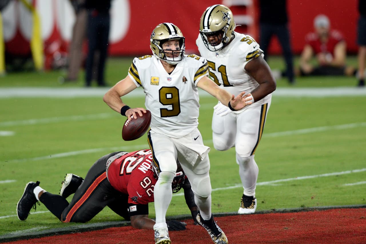 Drew Brees tiene una estupenda noche frente a los Buccaneers y con cuatro pases de anotación y cero intercepciónes, los Saints vencen a Tampa 38-3 en su casa.
