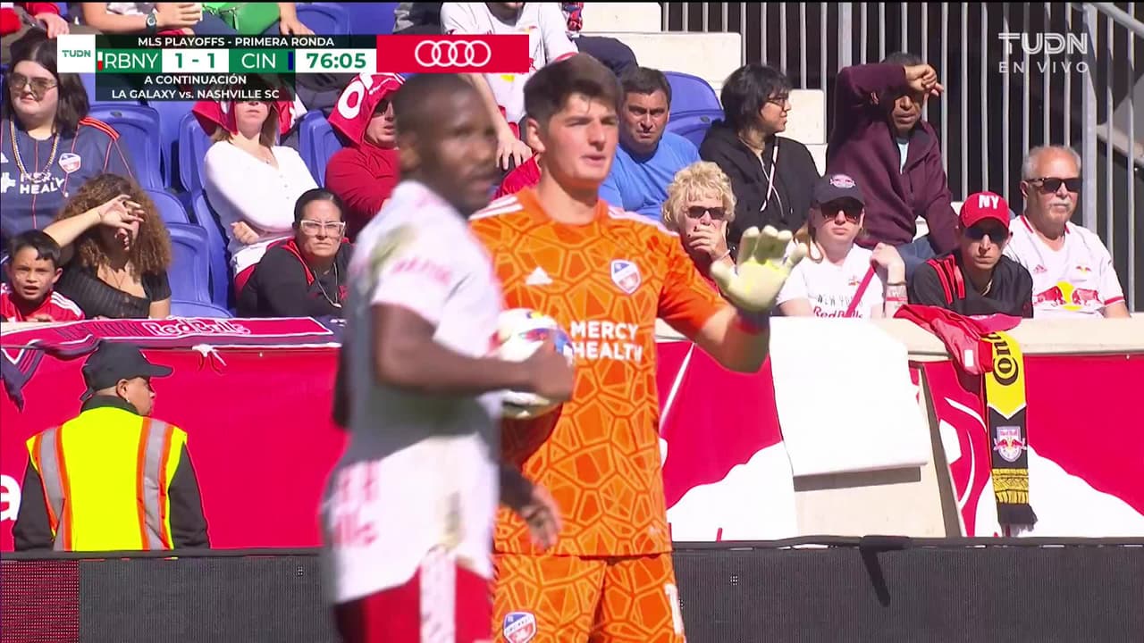 ¡TIRO ATAJADO! disparo por Sean Nealis.