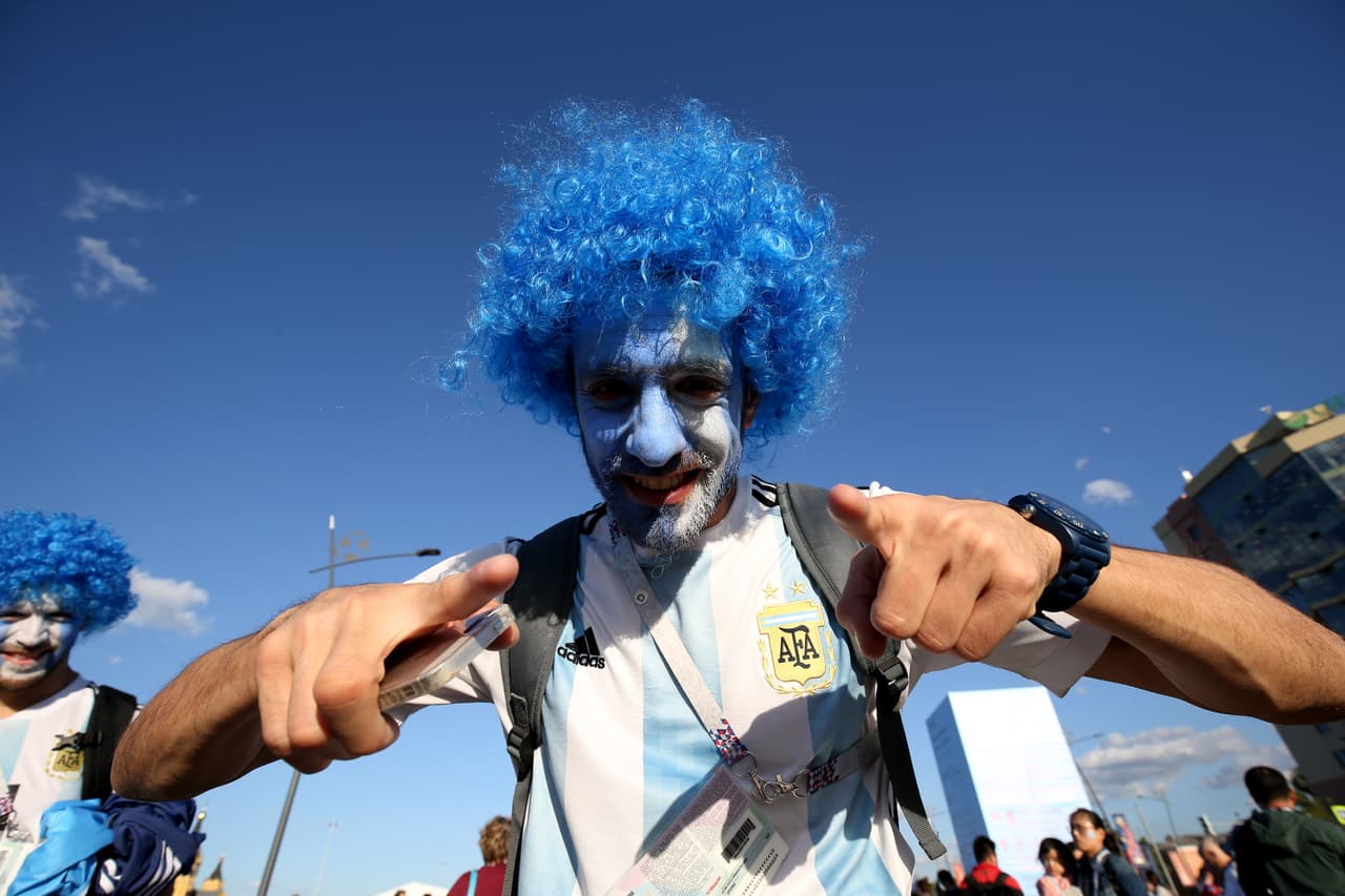 Los fanáticos de Argentina se aferran a la capacidad de Lionel Messi en su duelo contra Croacia, cuyos hinchas también hacen parte del colorido en el segundo partido de ambos equipos en Rusia 2018.