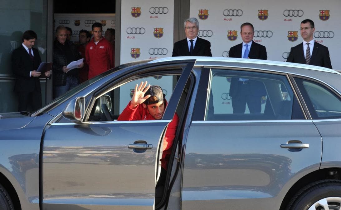 En 2013 Neymar Jr. recibió un Audi Q5. En aquella entrega el preferido por los futbolistas del Barcelona fue la SUV Q7.