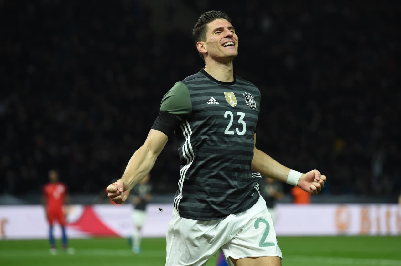 Los goles de Toni Kroos antes de terminar la primera parte y de Mario Gómez a la hora de juego, dejaron entrever el potencial alemán frente al ‘Equipo de la Rosa’ que no bajó los brazos y siguió peleando pese a estar abajo por dos con solo media hora de juego por disputarse.