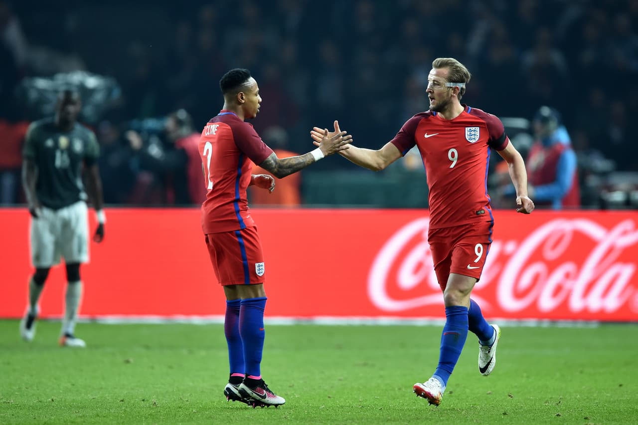 Sin embargo, Inglaterra no decayó y su juego fue en ascenso. El cuarto de hora final fue un recital inglés. Harry Kane acortó distancias y el atacante del Leicester Jamie Vardy marcó su primer gol con la selección para establecer el empate 2-2 que apagaba a los alemanes.