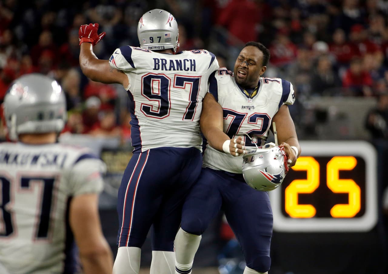 Los Patriots dominaron de principio a fin en una victoria como visitante sobre los Texans amarrando un lugar en Playoffs. Checa las mejores tomas de este duelo con marcador de 27-6.