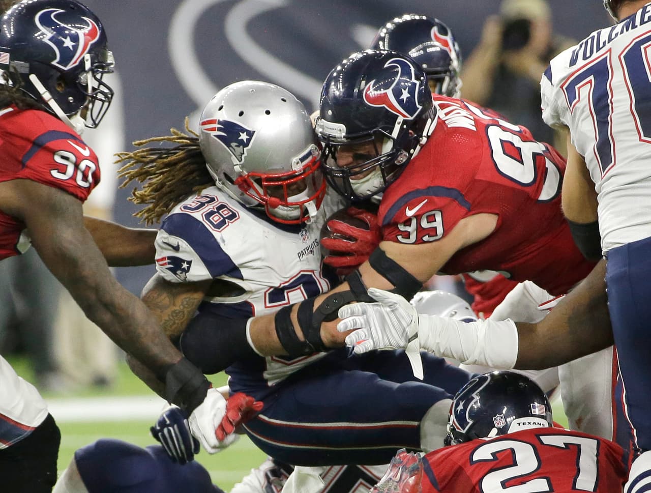 Los Patriots dominaron de principio a fin en una victoria como visitante sobre los Texans amarrando un lugar en Playoffs. Checa las mejores tomas de este duelo con marcador de 27-6.
