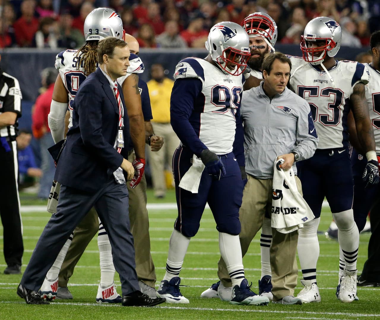 Los Patriots dominaron de principio a fin en una victoria como visitante sobre los Texans amarrando un lugar en Playoffs. Checa las mejores tomas de este duelo con marcador de 27-6.