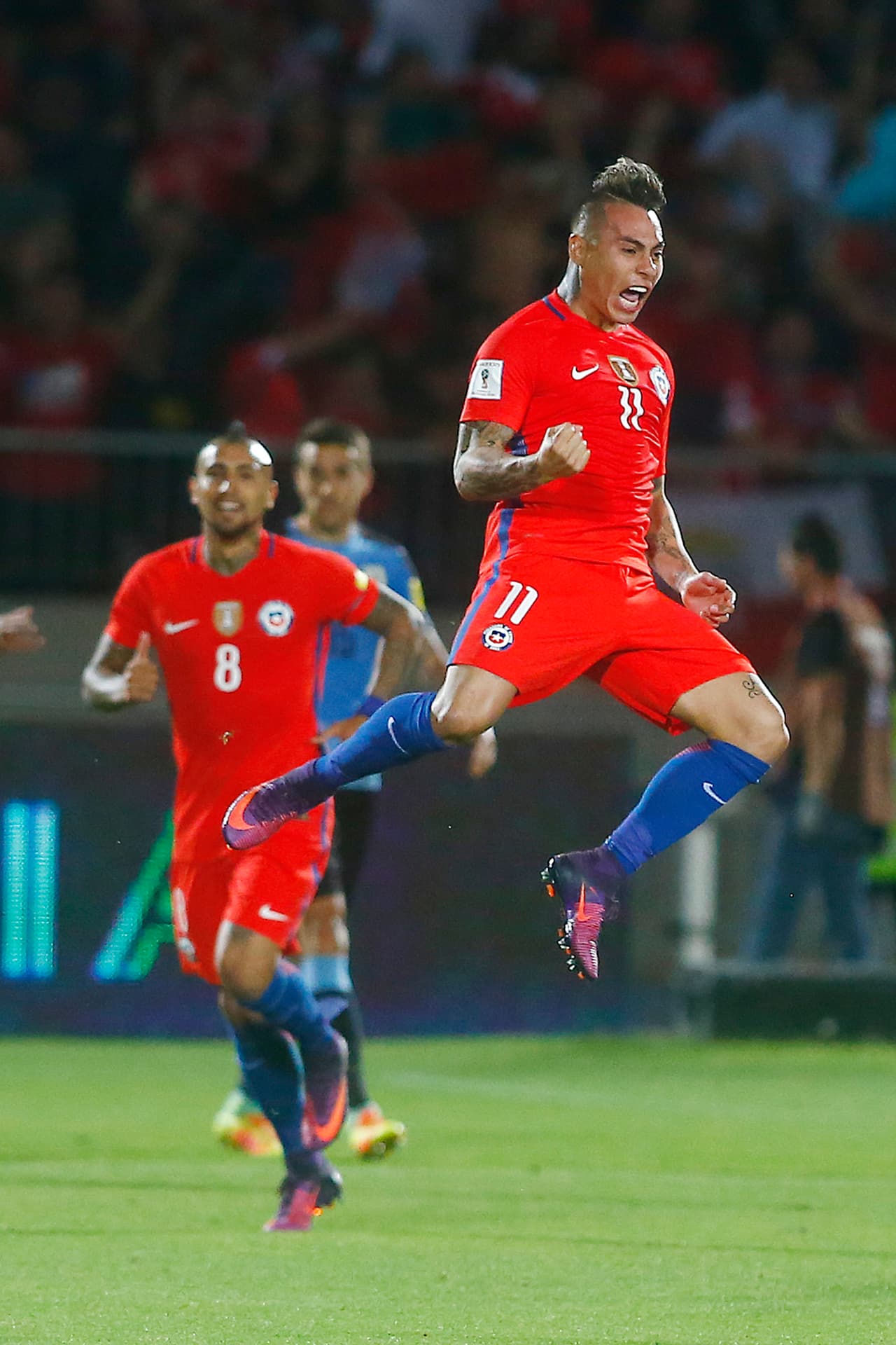 Eduardo Vargas puso la igualdad en el marcador, un 1-1 con el que ambos equipos se fueron al descanso tras el primer tiempo.