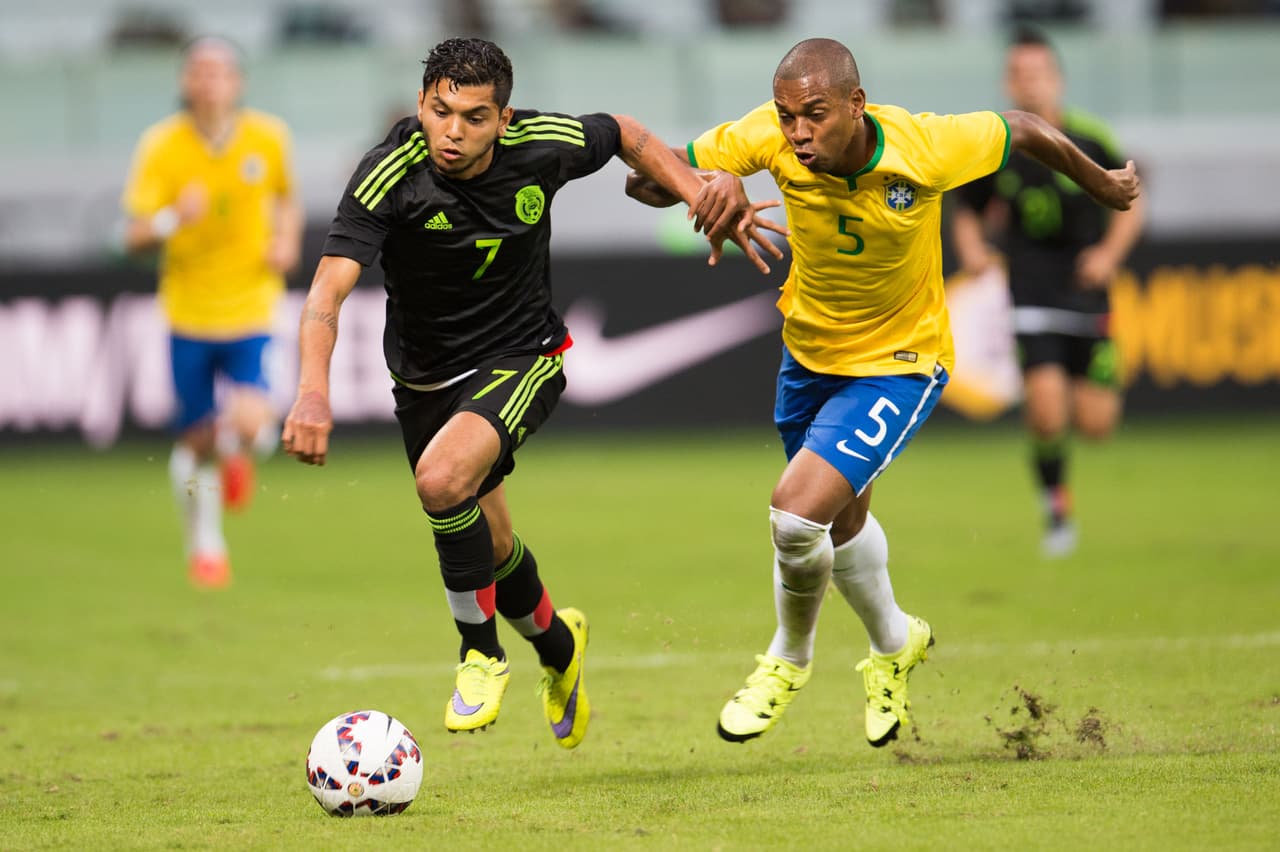 Jesús Corona: Fue el mejor jugador de México, el volante azteca fue el jugador que más se atrevió a encarar a los rivales, abrió espacios para los delanteros y le dio dimensión al ataque del Tricolor. Calificación: 9.