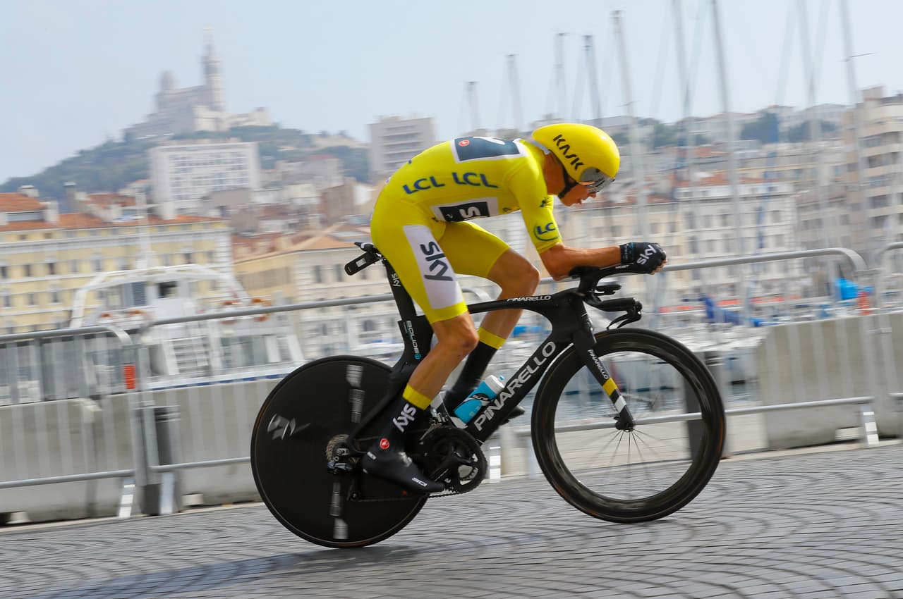 La prueba de contrarreloj sentenció en la penúltima jornada al británico como campeón virtual de la carrera.