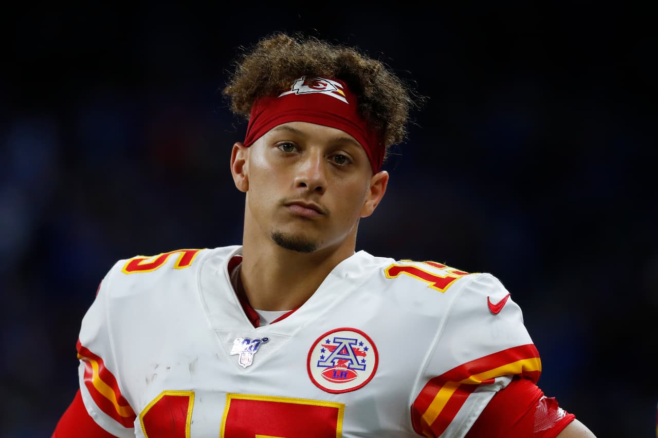 Mahomes asegura que está bien; Chiefs no se han pronunciado